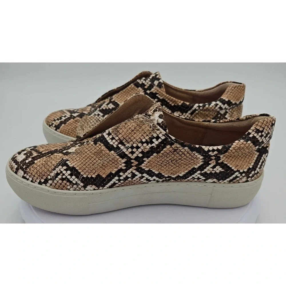 J/Slides Heidi NWOB Slip-On Round Toe Platform Sneaker Python Snake Print Sz W/9